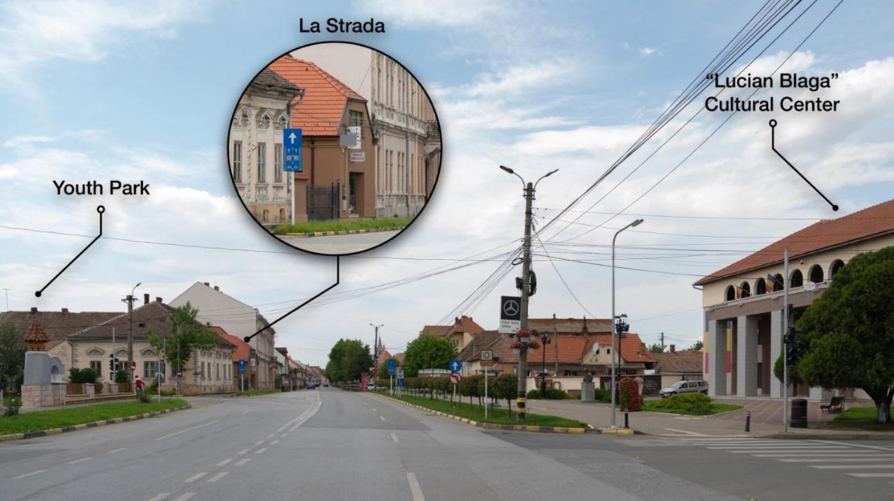 La Strada Apartment Sebes  Bagian luar foto